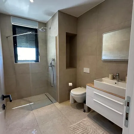 וילה Di Sole - Heated Pool & Panoramic Sea View מאקרסקה