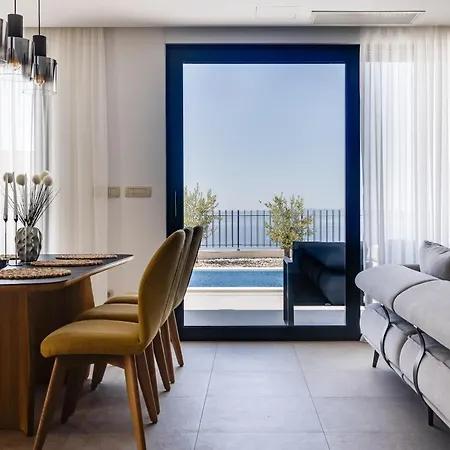 Di Sole - Heated Pool & Panoramic Sea View *