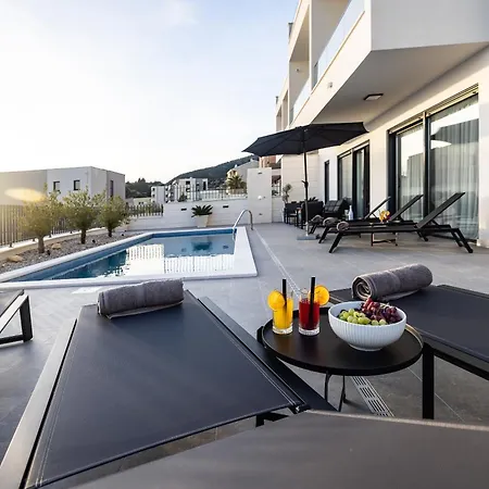Di Sole - Heated Pool & Panoramic Sea View Villa Makarska