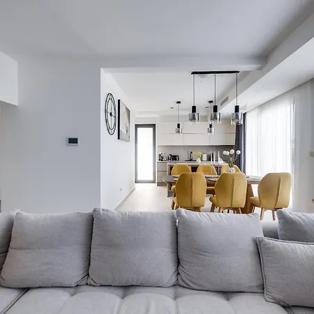 Villa Di Sole - Heated Pool & Panoramic Sea View *