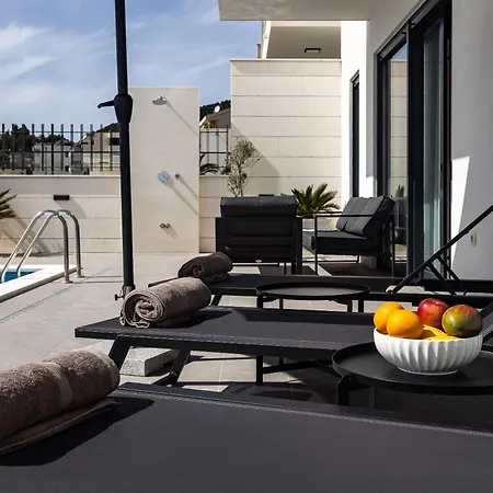 Di Sole - Heated Pool & Panoramic Sea View