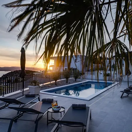 Di Sole - Heated Pool & Panoramic Sea View Villa *