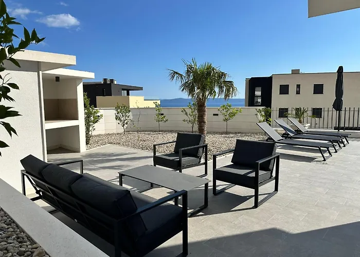 Villa Di Sole - Heated Pool & Panoramic Sea View